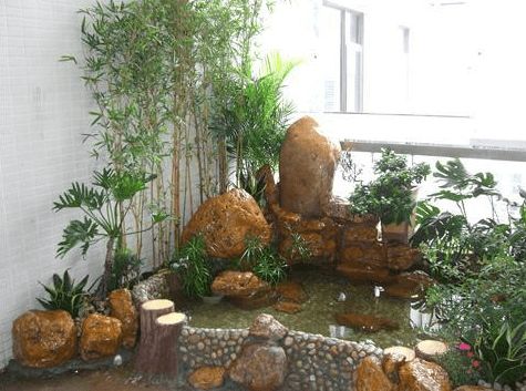 宋小寶豪宅奢華設(shè)計(jì) 客廳假山綠樹與陽臺(tái)金柱子的藝術(shù)融合